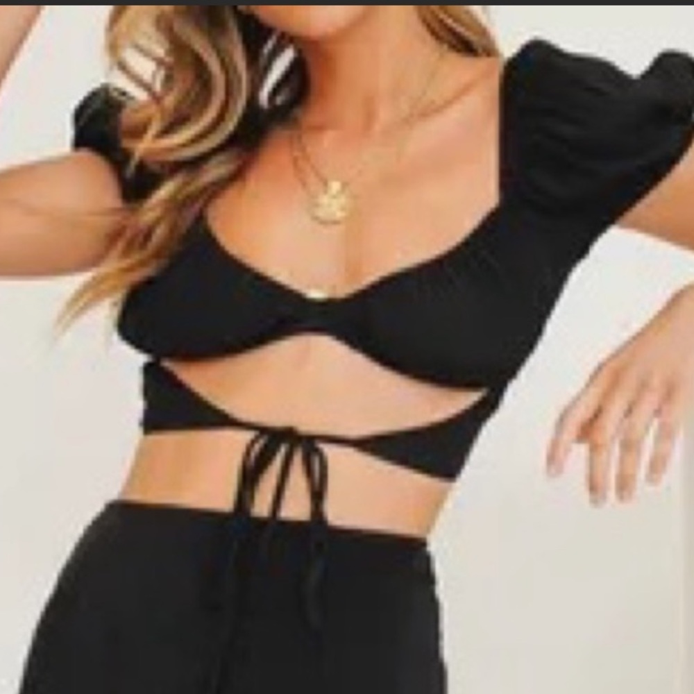 Verge Girl Black Tie front Crop Top US 10/M